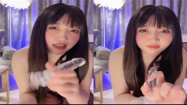 丝袜御姐肥臀巨乳淫声浪语,撩骚互动假阳具挑逗无毛骚逼